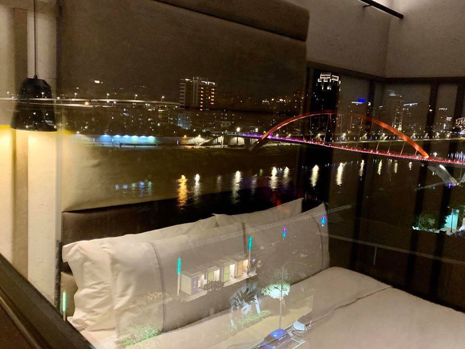【 台北松山區 】饒河夜市住宿休息推薦 ｜簡約文青感 Wat