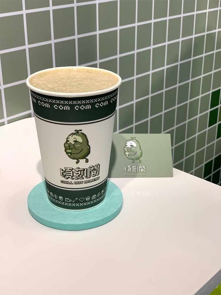 【士林飲料】頃刻間-綠豆沙牛奶專賣｜懷舊像素風裝潢，喝不一樣