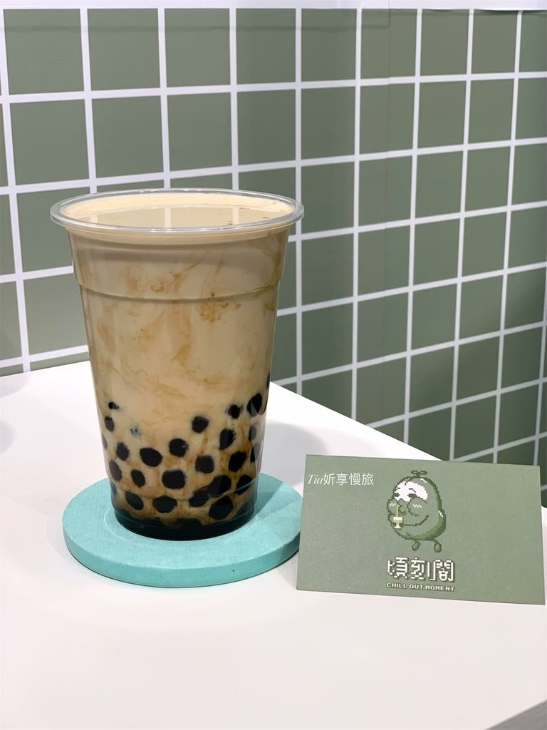 【士林飲料】頃刻間-綠豆沙牛奶專賣｜懷舊像素風裝潢，喝不一樣