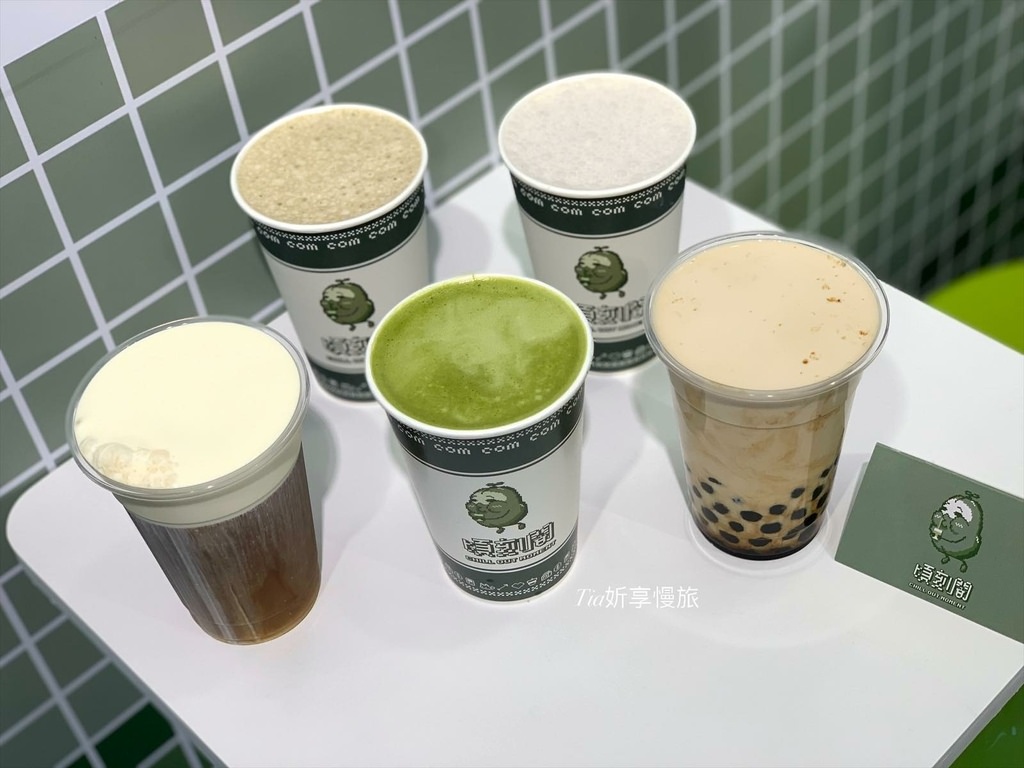 【士林飲料】頃刻間-綠豆沙牛奶專賣｜懷舊像素風裝潢，喝不一樣