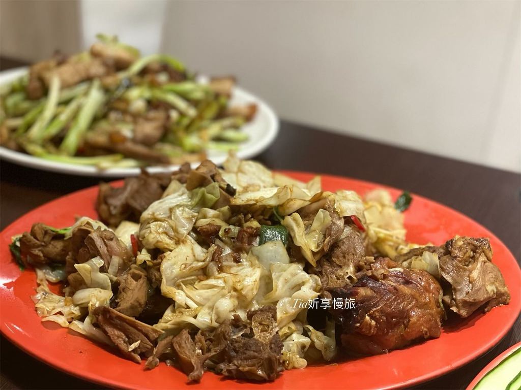 【汐止美食】丞相鵝肉｜熱炒、片皮烤鴨、鴨架超推薦，汐止鵝肉鴨