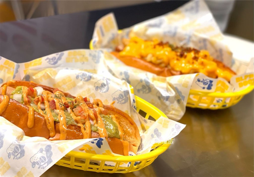 【中山美食】ALPHA DOGS｜赤峰街二樓美式熱狗堡，空間