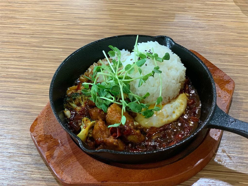 【桃園美食】津田蔬食餐廳 | 桃園蘆竹美味素食餐廳，＄999