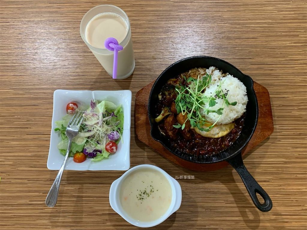 【桃園美食】津田蔬食餐廳 | 桃園蘆竹美味素食餐廳，＄999