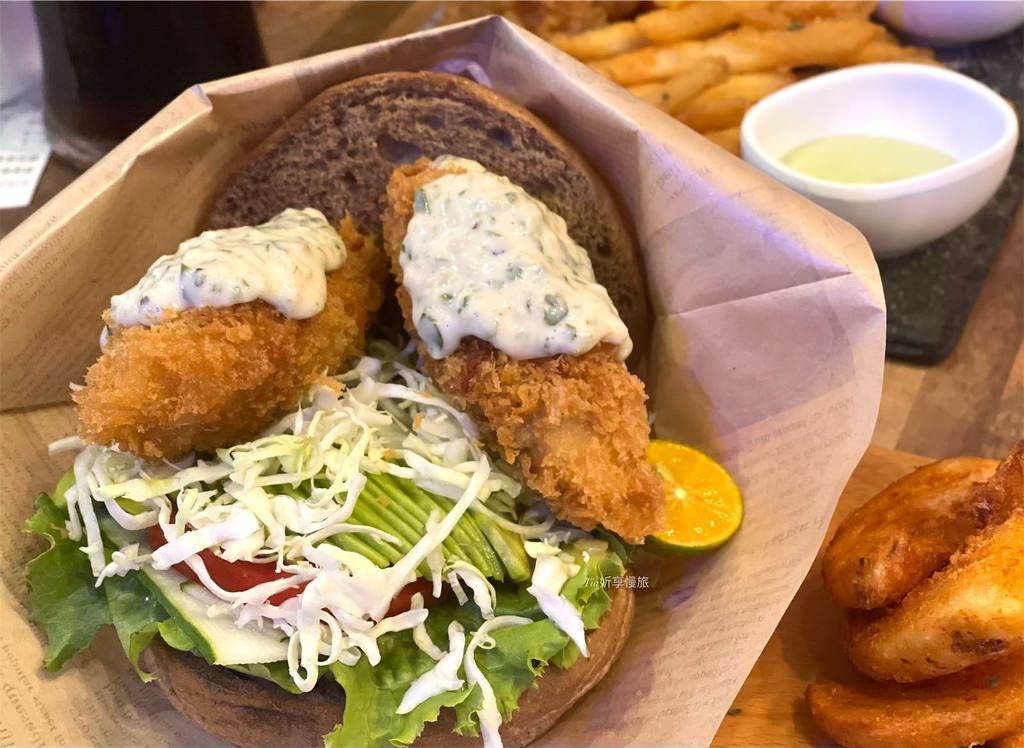 【板橋美食】角落utopia｜適合聚餐的板橋漢堡店，炸牡蠣漢