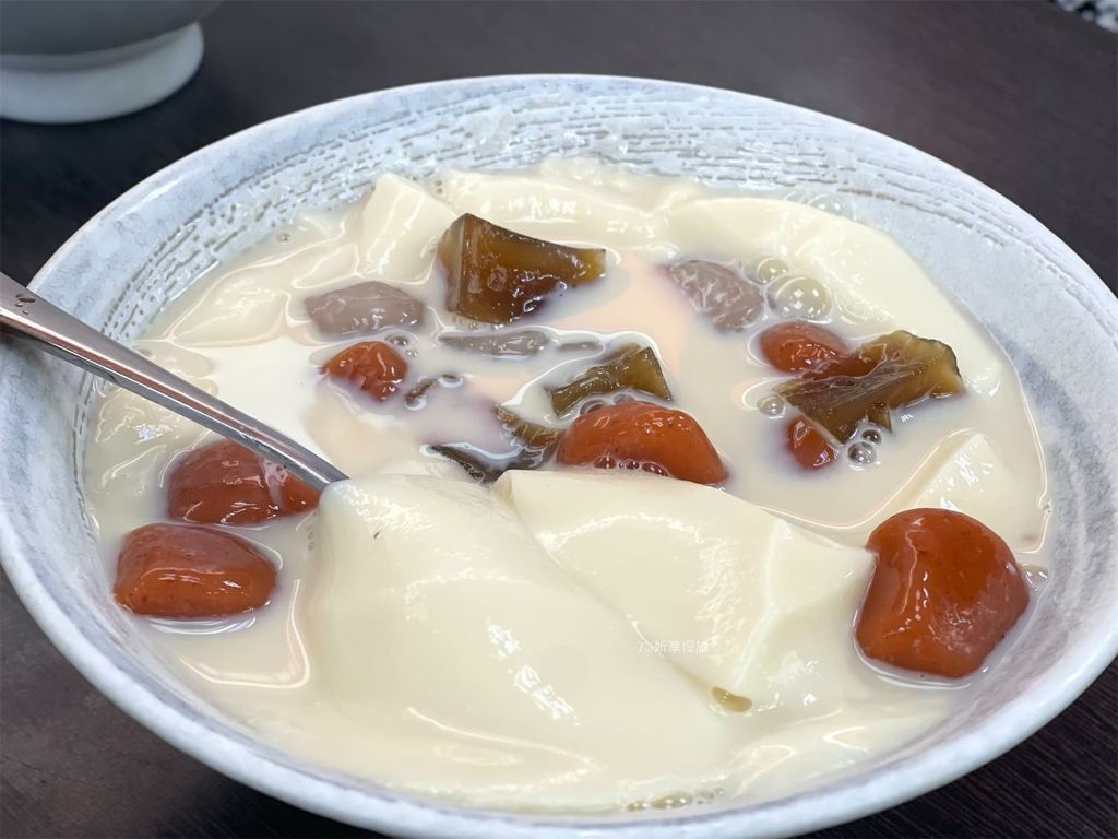 【天母美食】天母芋圓之家｜紮實的豆漿豆花，芋圓與微酸口感「梅