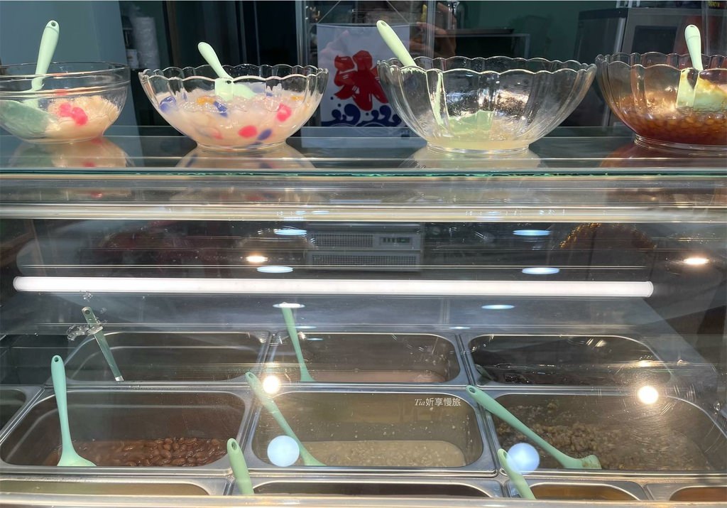 【南港美食】開冰室｜營業到晚上10點半的冰店，配料每樣都推，