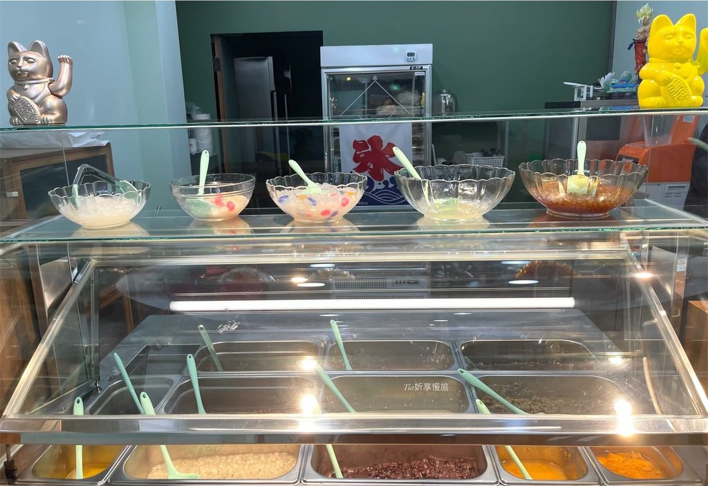 【南港美食】開冰室｜營業到晚上10點半的冰店，配料每樣都推，
