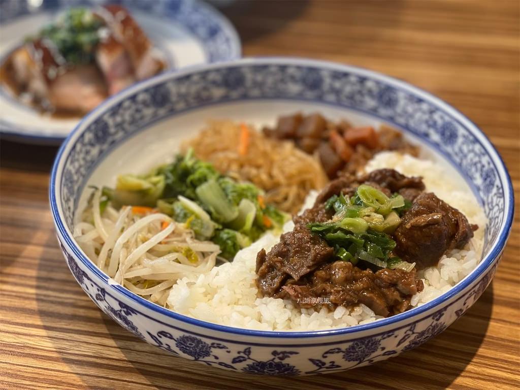【蘆洲美食】豐雞號｜蘆洲超人氣港式料理便當，港式油雞、滷味選