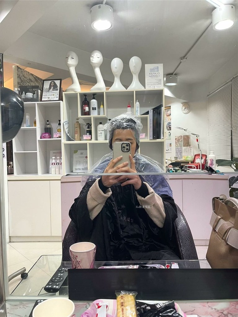【板橋染髮】Ilnsist's Hair Salon｜長髮女