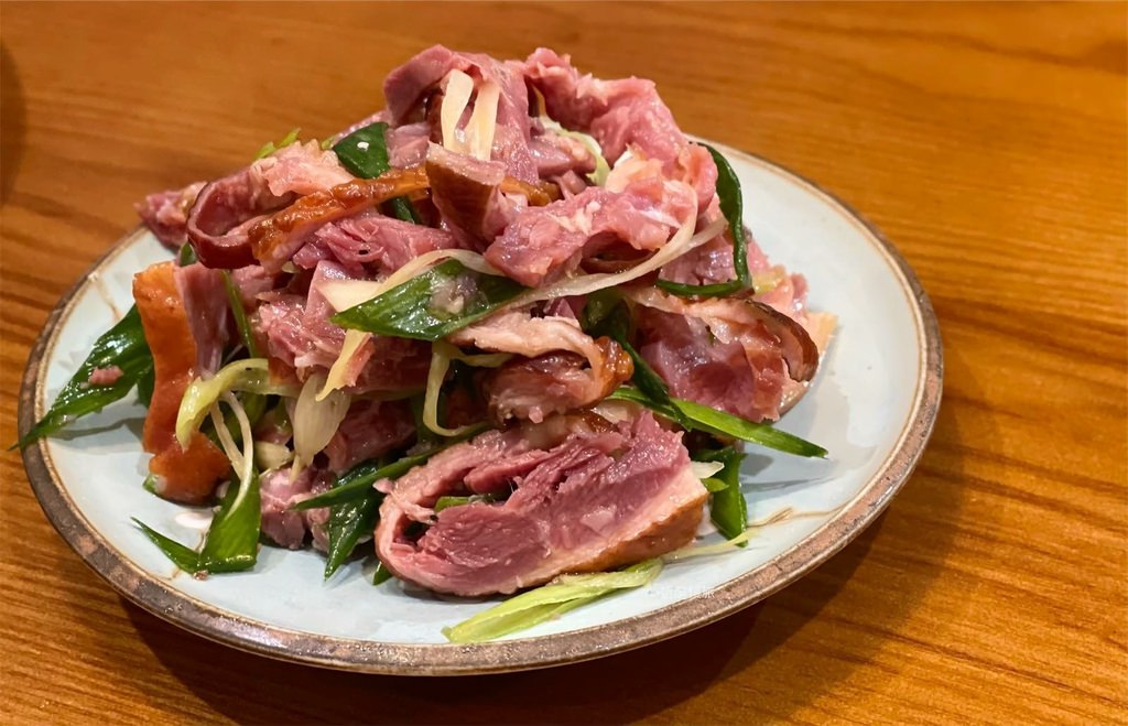 【宜蘭美食】拾松辦桌小吃｜跟記憶中的辦桌料理差距大，優點是一