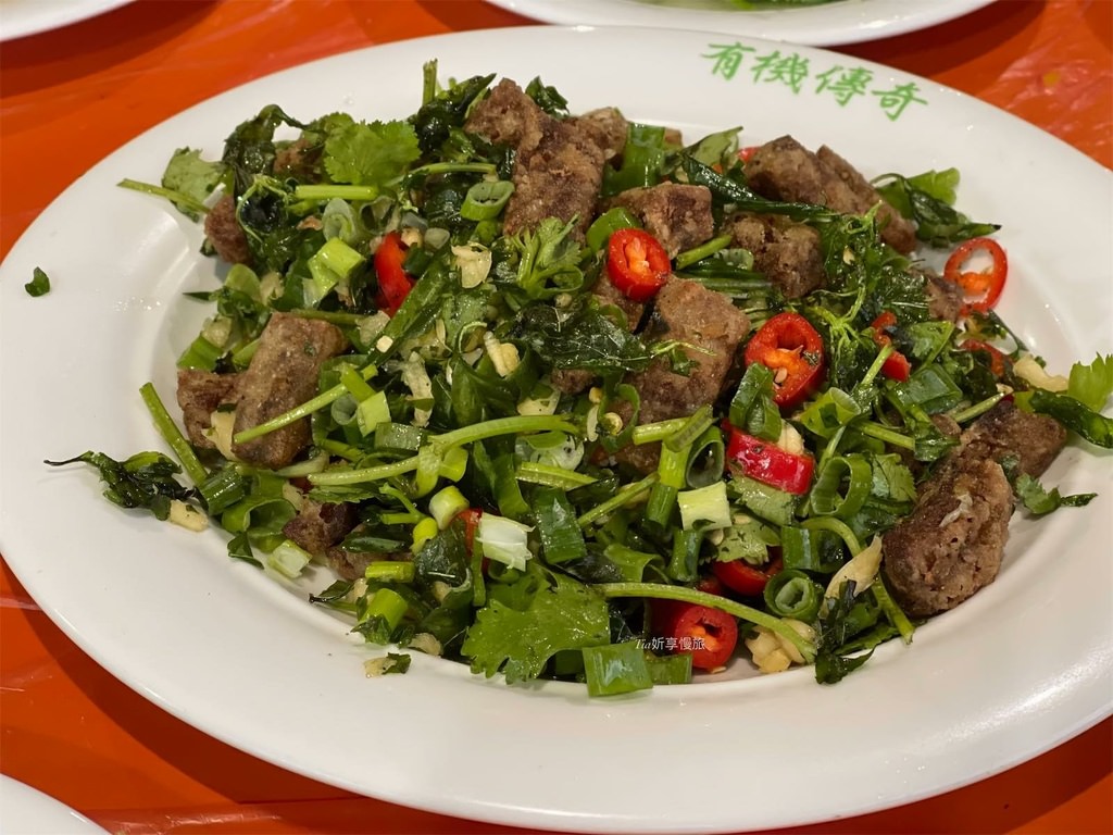 【新北平溪美食】嶺腳小吃｜三訪吃到最推料理香酥豬腳！還有隱藏