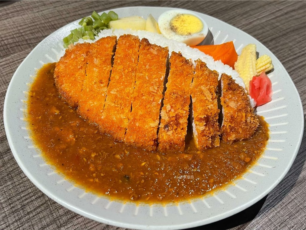 【三重美食】樂窩咖哩｜三重巷內美味香料咖哩，推薦豬排咖哩飯 