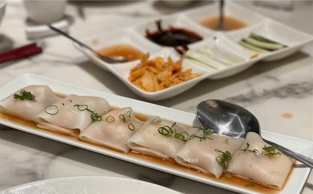 【士林區美食】典華雅聚 | 一鴨二吃，片皮鴨、櫻桃鴨壽司配粵