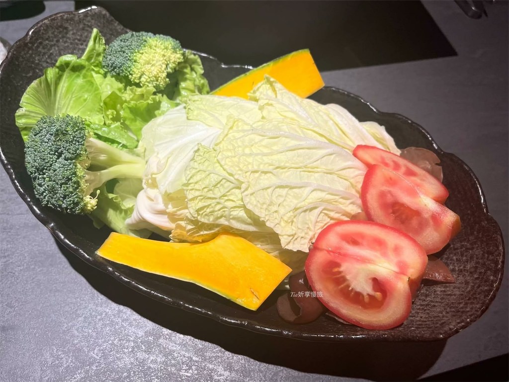 【信義區美食】岩漿火鍋 微風信義店｜信義區有包廂特色岩漿火鍋