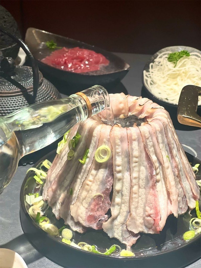 【信義區美食】岩漿火鍋 微風信義店｜信義區有包廂特色岩漿火鍋