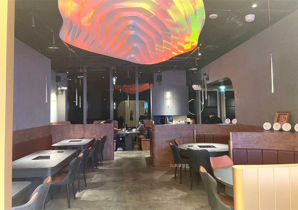 【信義區美食】岩漿火鍋 微風信義店｜信義區有包廂特色岩漿火鍋