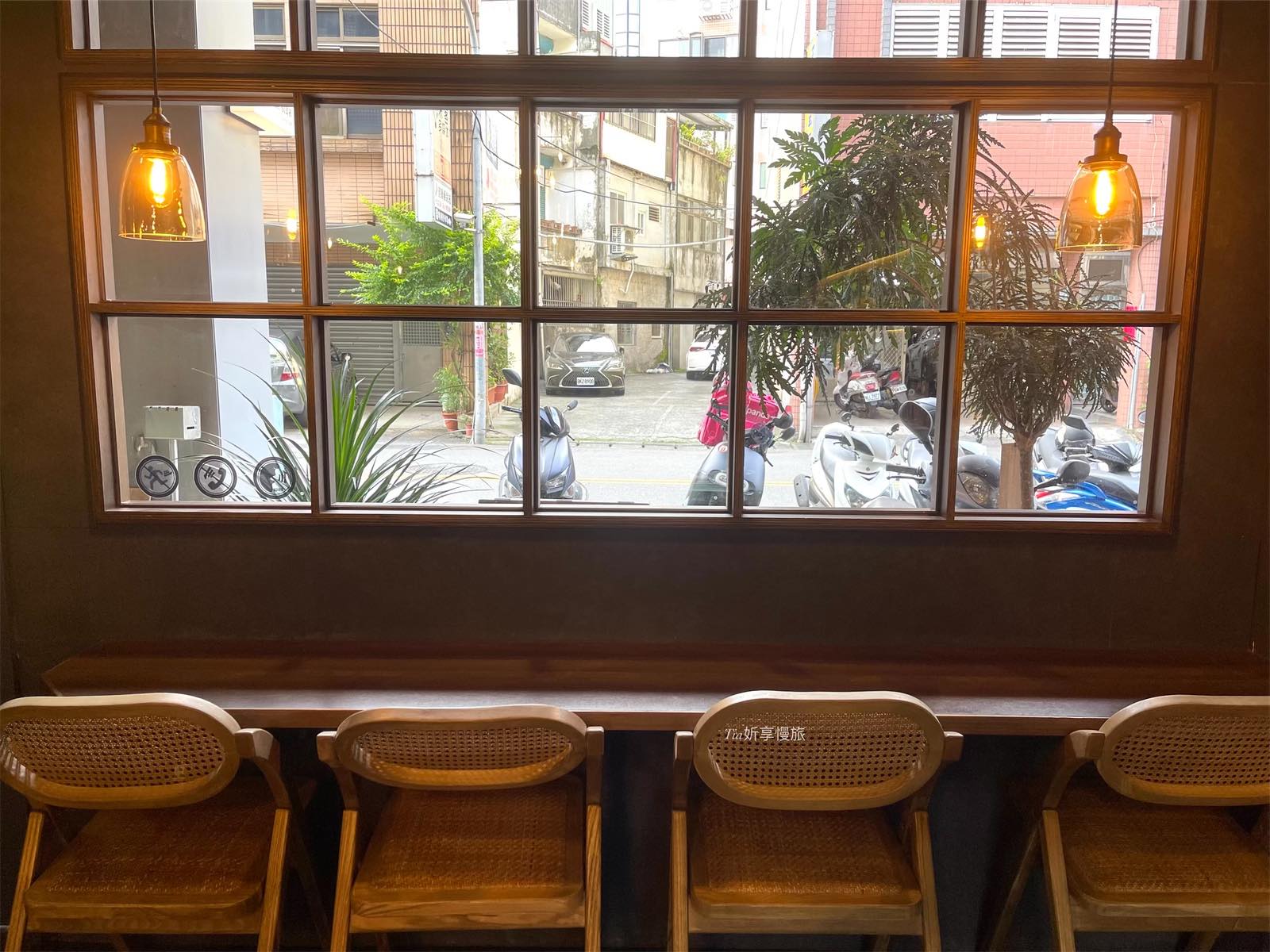 宜蘭羅東咖啡廳推薦|CoffeeLab參宿咖啡所,蛋糕和薯條超美味 - 第3張圖