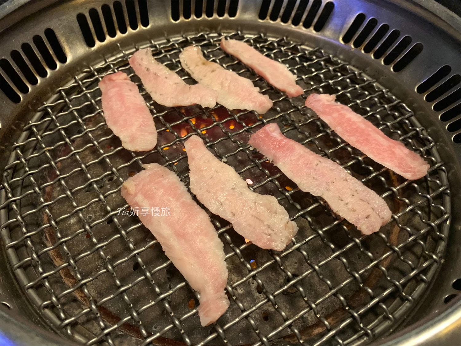 潼阪帝王蟹黑毛牛頂級燒烤|台中文心路美食不限時燒烤,A5和牛、活體泰國蝦、海鮮專人代烤服務一吃上癮! - 第27張圖 潼阪帝王蟹黑毛牛頂級燒烤|台中文心路美食不限時燒烤,A5和牛、活體泰國蝦、海鮮專人代烤服務一吃上癮!