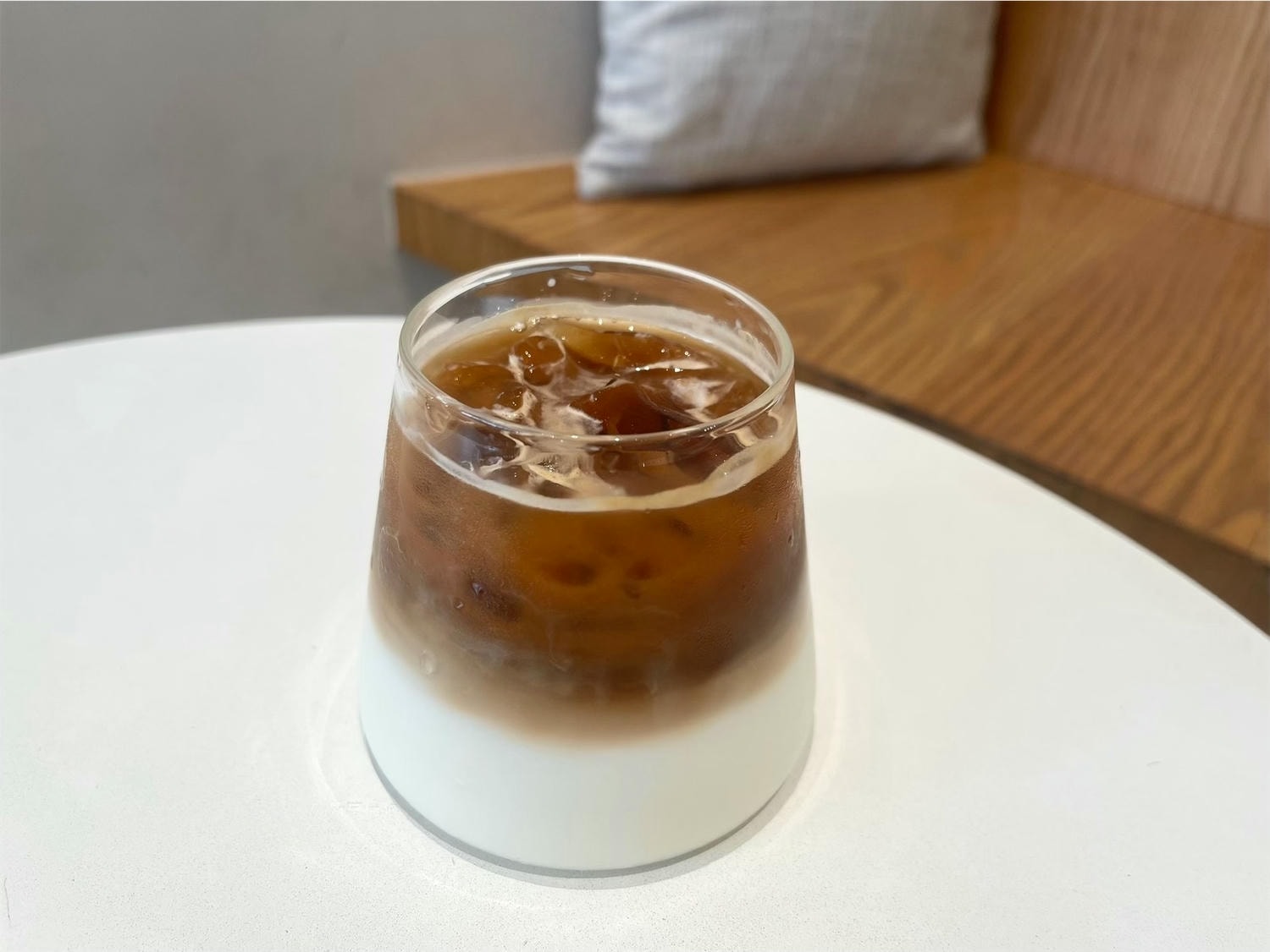 OMOMO 韓系飲品咖啡廳|台中韓系飲品咖啡廳,純白空間吃美味可頌鬆餅,有飾品店和手作教室 - 第9張圖 OMOMO 韓系飲品咖啡廳|台中韓系飲品咖啡廳,純白空間吃美味可頌鬆餅,有飾品店和手作教室
