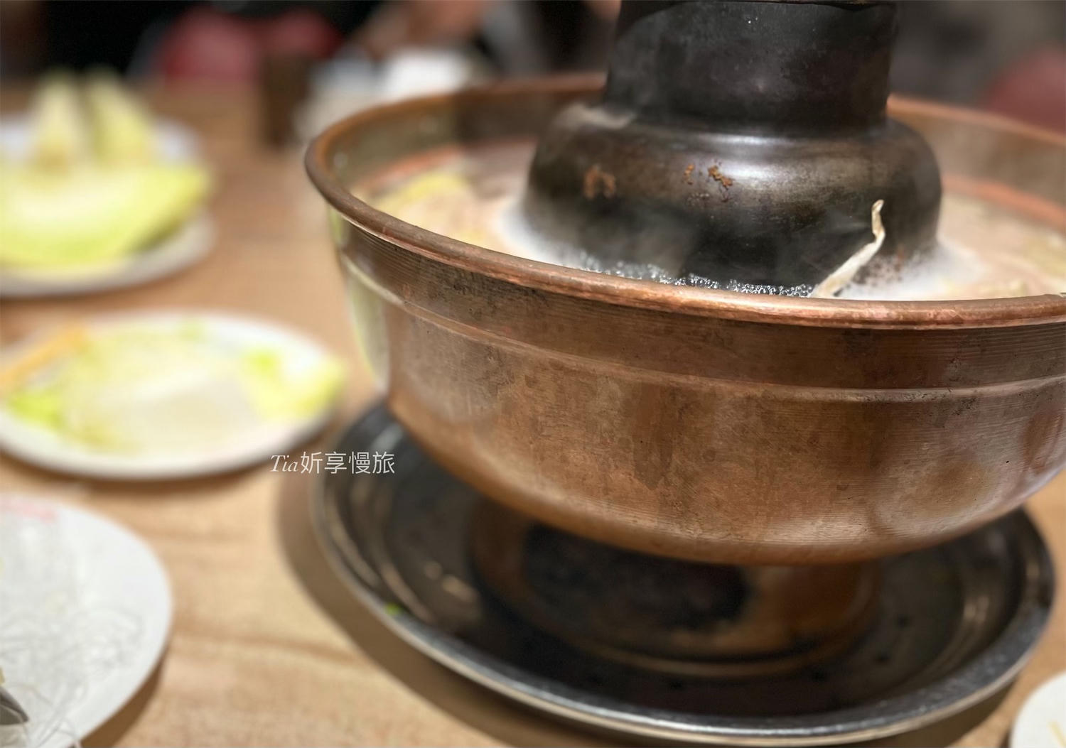 唐宮蒙古烤肉酸菜白肉餐廳｜台北蒙古烤肉老店回歸！最便宜不用＄800吃到飽（含價目表與訂位資訊）