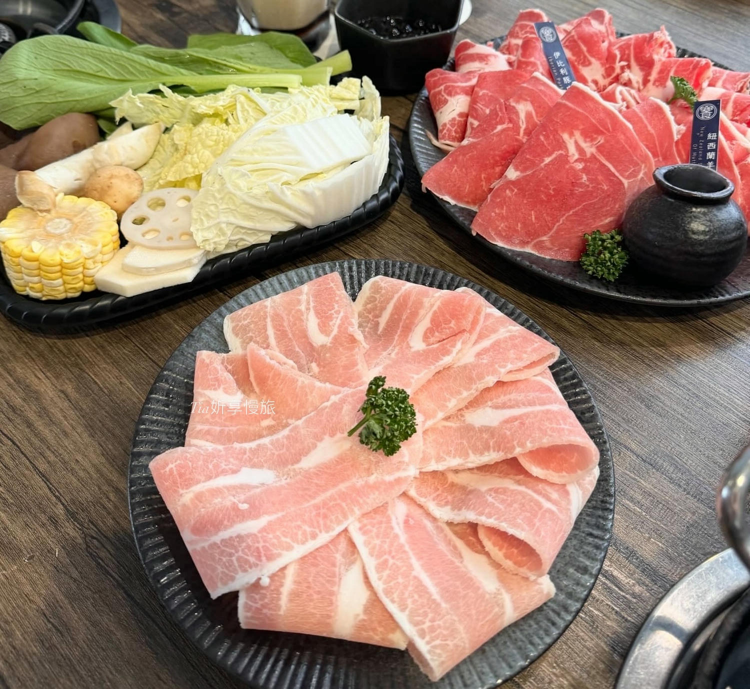 饗鍋物料理｜台中美食西屯火鍋火烤兩吃推薦，銅盤烤肉、蔬菜吃到飽配調酒超享受（含菜單）