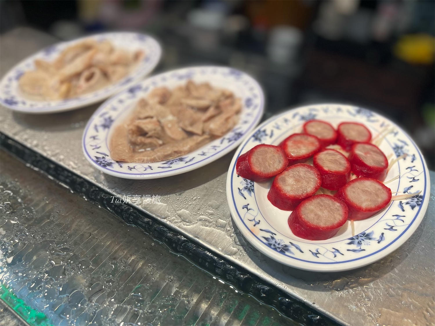 萬華小吃推薦|李記宜蘭肉焿&特殊口味豬血湯 加醃梅的魯肉飯和料多豬血湯(含菜單) - 第5張圖 萬華小吃推薦|李記宜蘭肉焿&特殊口味豬血湯 加醃梅的魯肉飯和料多豬血湯(含菜單)
