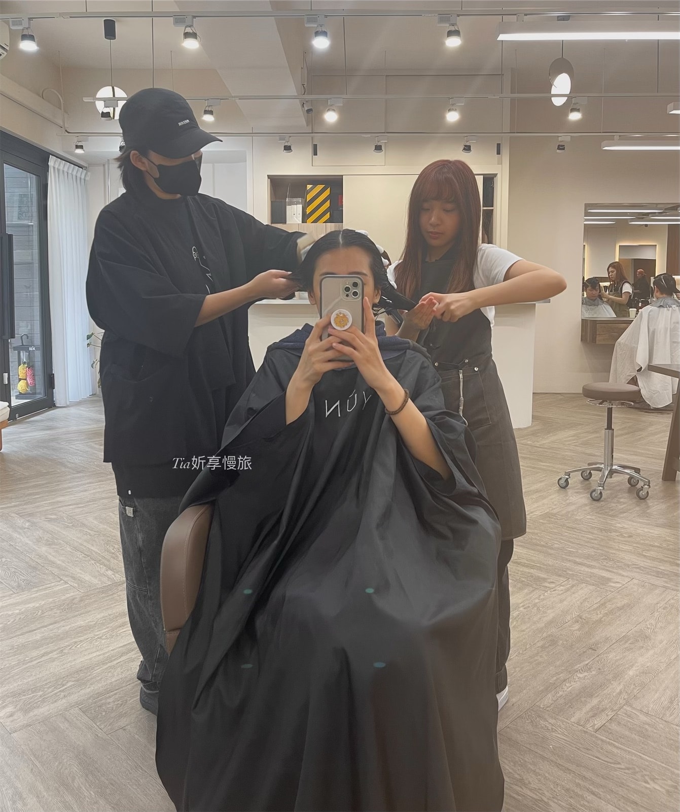 蘊 YUN SALON 中山店|中山護髮髮廊推薦,寬敞落地窗空間黑曜光護髮(含價格) - 第9張圖 蘊 YUN SALON 中山店|中山護髮髮廊推薦,寬敞落地窗空間黑曜光護髮(含價格)