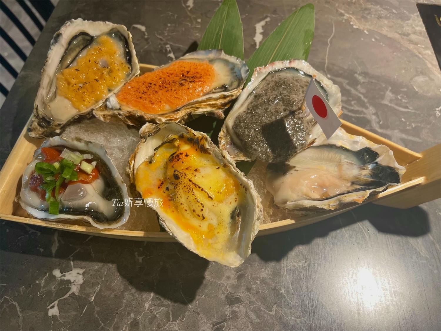 謀魚蝦也蠔南港店｜台北南港浮誇系美食餐廳，生蠔比手大！水煮魚火山龍骨深夜美食，壽星送生魚片摩天輪（評價/菜單）