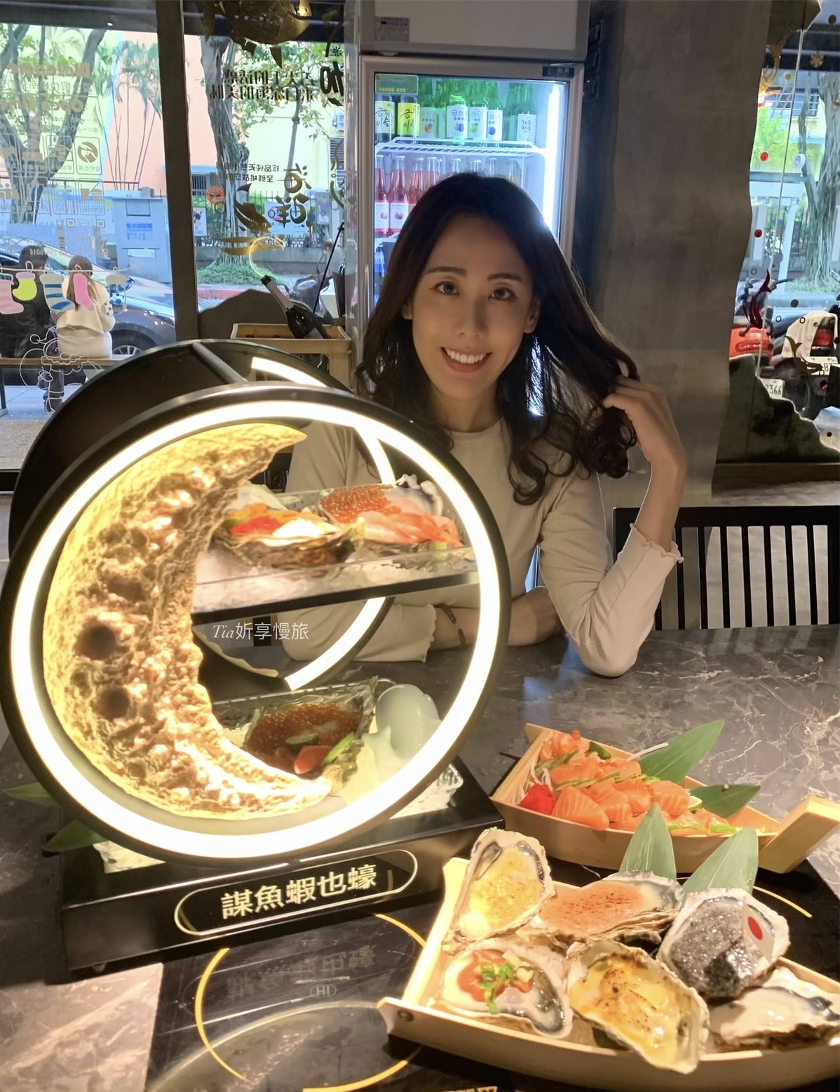 謀魚蝦也蠔南港店｜台北南港浮誇系美食餐廳，生蠔比手大！水煮魚火山龍骨深夜美食，壽星送生魚片摩天輪（評價/菜單）