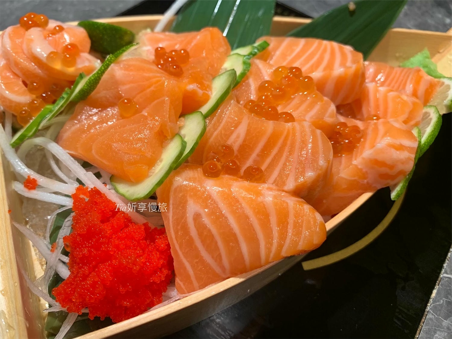 謀魚蝦也蠔南港店｜台北南港浮誇系美食餐廳，生蠔比手大！水煮魚火山龍骨深夜美食，壽星送生魚片摩天輪（評價/菜單）
