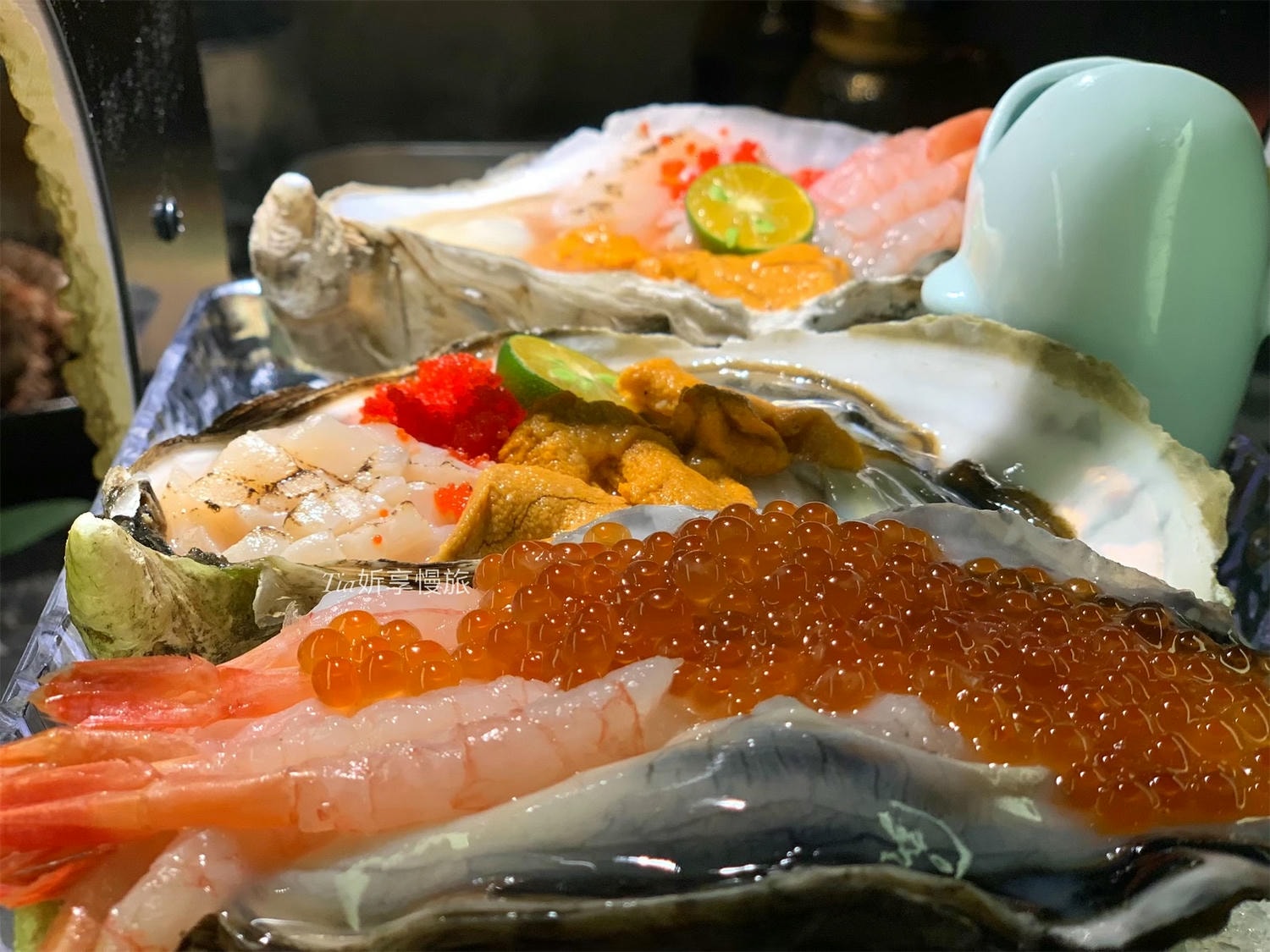 謀魚蝦也蠔南港店｜台北南港浮誇系美食餐廳，生蠔比手大！水煮魚火山龍骨深夜美食，壽星送生魚片摩天輪（評價/菜單）