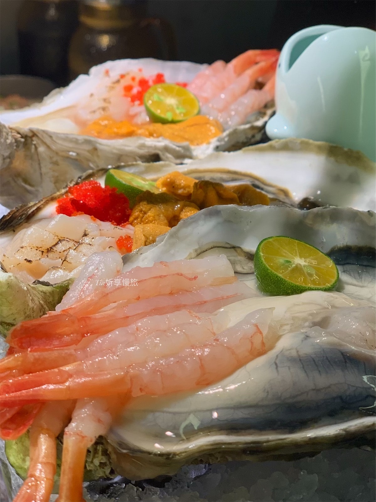 謀魚蝦也蠔南港店｜台北南港浮誇系美食餐廳，生蠔比手大！水煮魚火山龍骨深夜美食，壽星送生魚片摩天輪（評價/菜單）