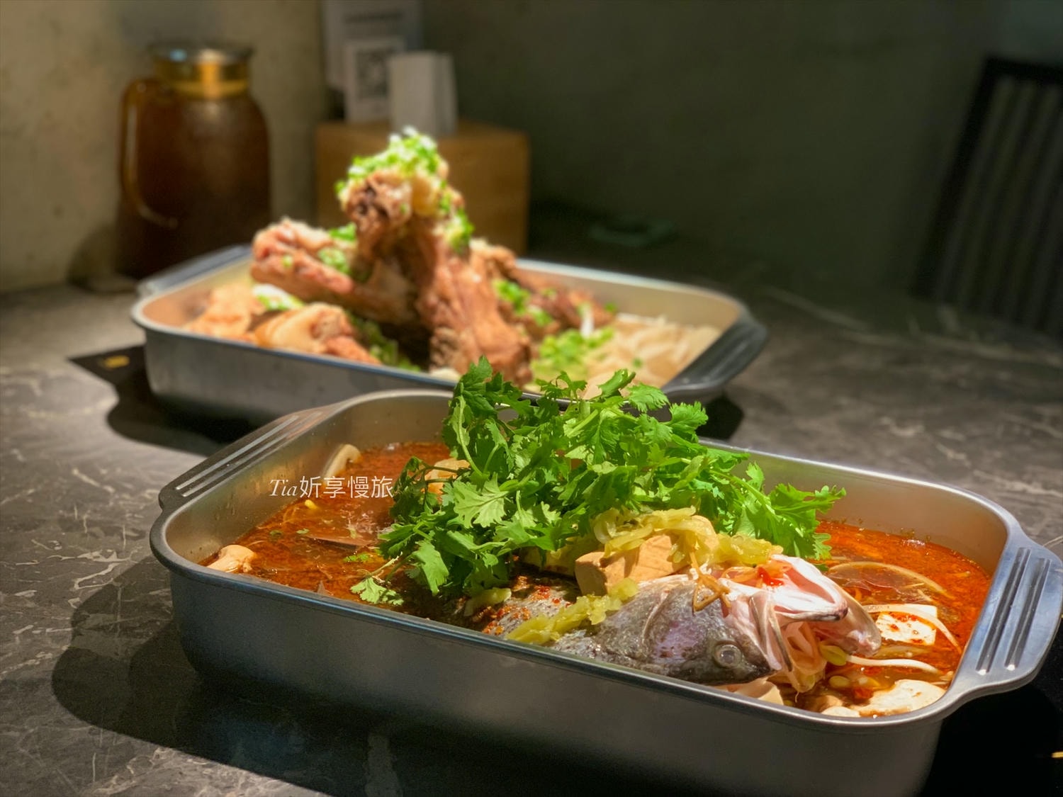 謀魚蝦也蠔南港店｜台北南港浮誇系美食餐廳，生蠔比手大！水煮魚火山龍骨深夜美食，壽星送生魚片摩天輪（評價/菜單）