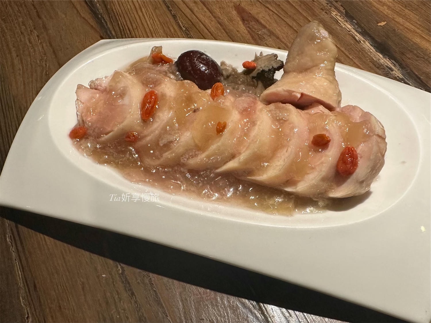 台北雞湯推薦，好米亞餐酒館必吃濃白砂鍋雞湯，菜單與訂位資訊