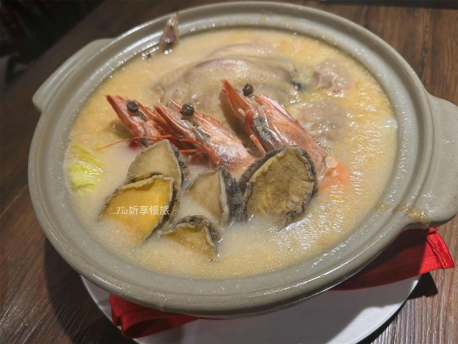台北雞湯推薦，好米亞餐酒館必吃濃白砂鍋雞湯，菜單與訂位資訊