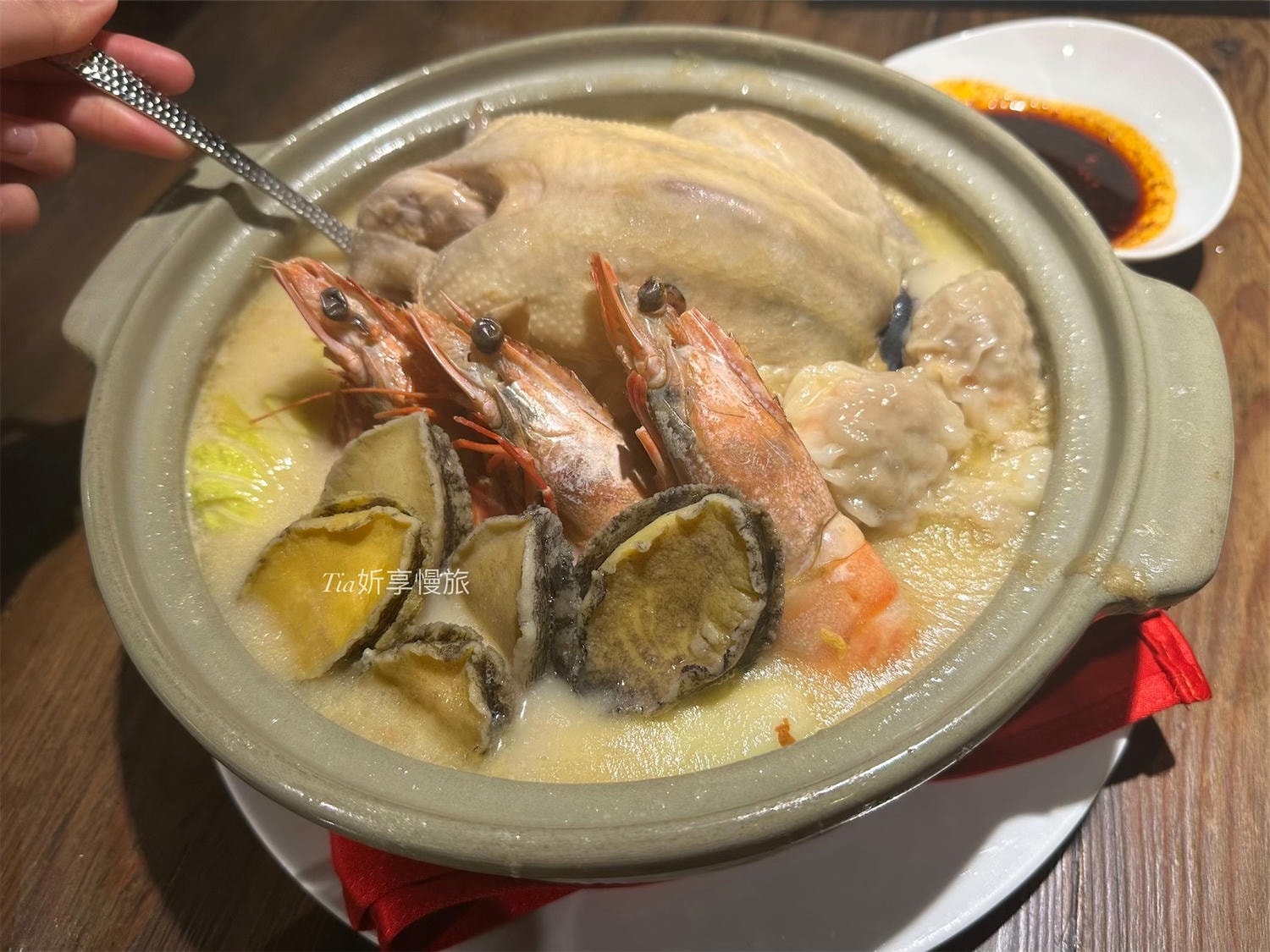 台北雞湯推薦，好米亞餐酒館必吃濃白砂鍋雞湯，菜單與訂位資訊