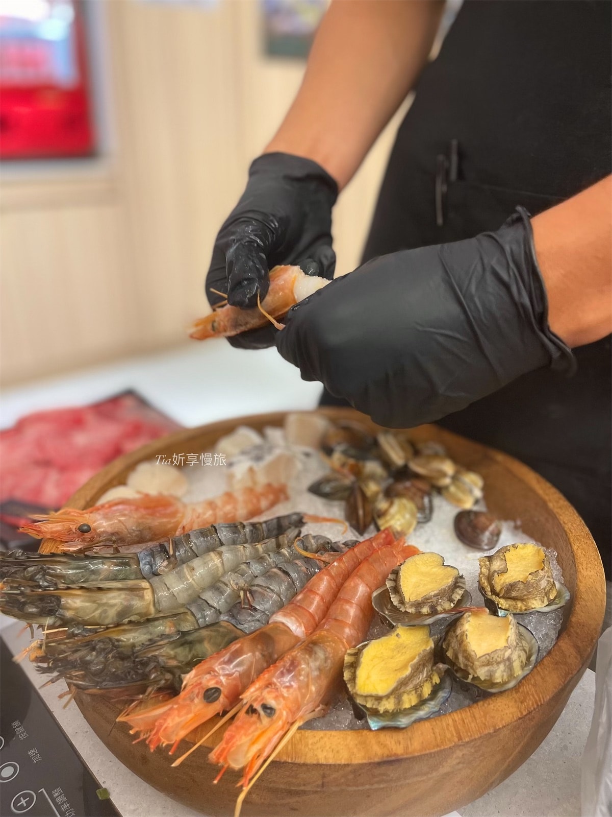 極鶴和牛鍋物 仁愛旗艦店｜台北大安區和牛火鍋吃到飽，仁愛圓環A5和牛現點現切，近百種食材任吃！