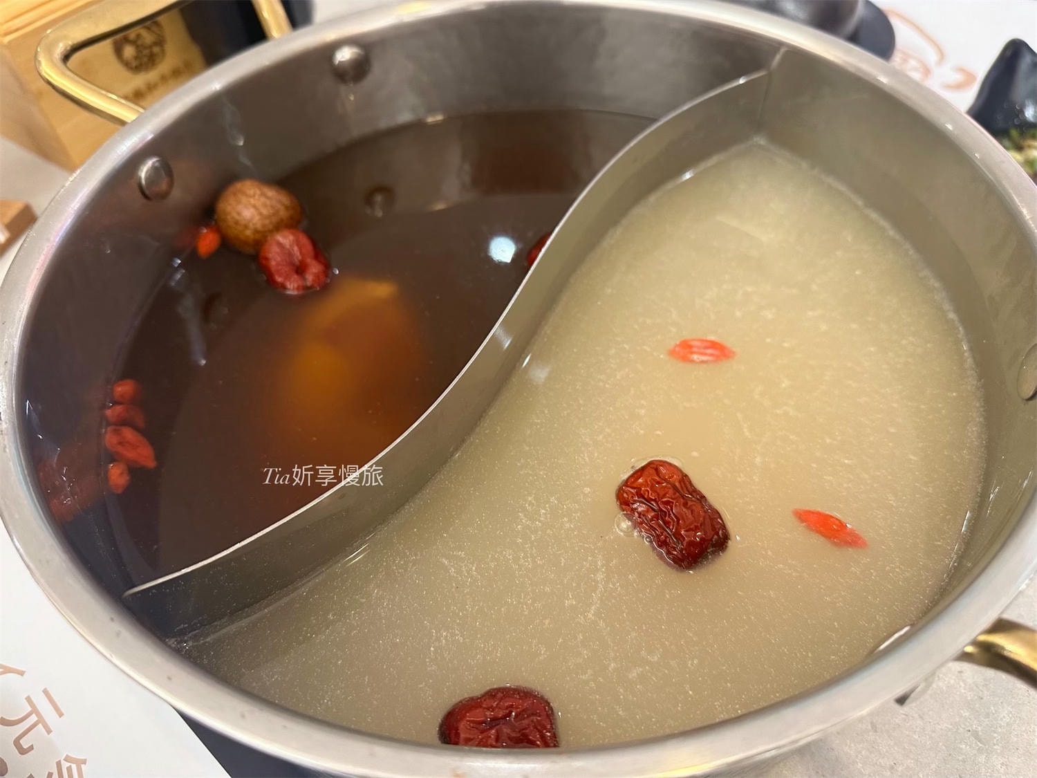 極鶴和牛鍋物 仁愛旗艦店｜台北大安區和牛火鍋吃到飽，仁愛圓環A5和牛現點現切，近百種食材任吃！