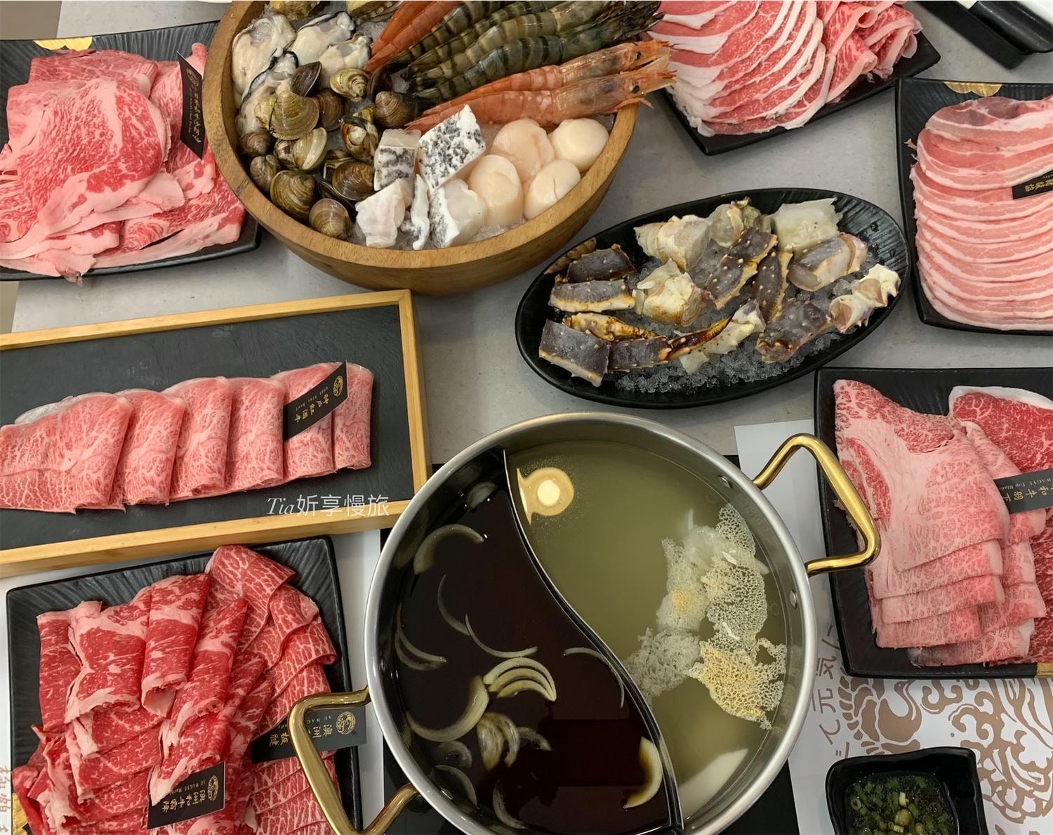 極鶴和牛鍋物 仁愛旗艦店｜台北大安區和牛火鍋吃到飽，仁愛圓環A5和牛現點現切，近百種食材任吃！