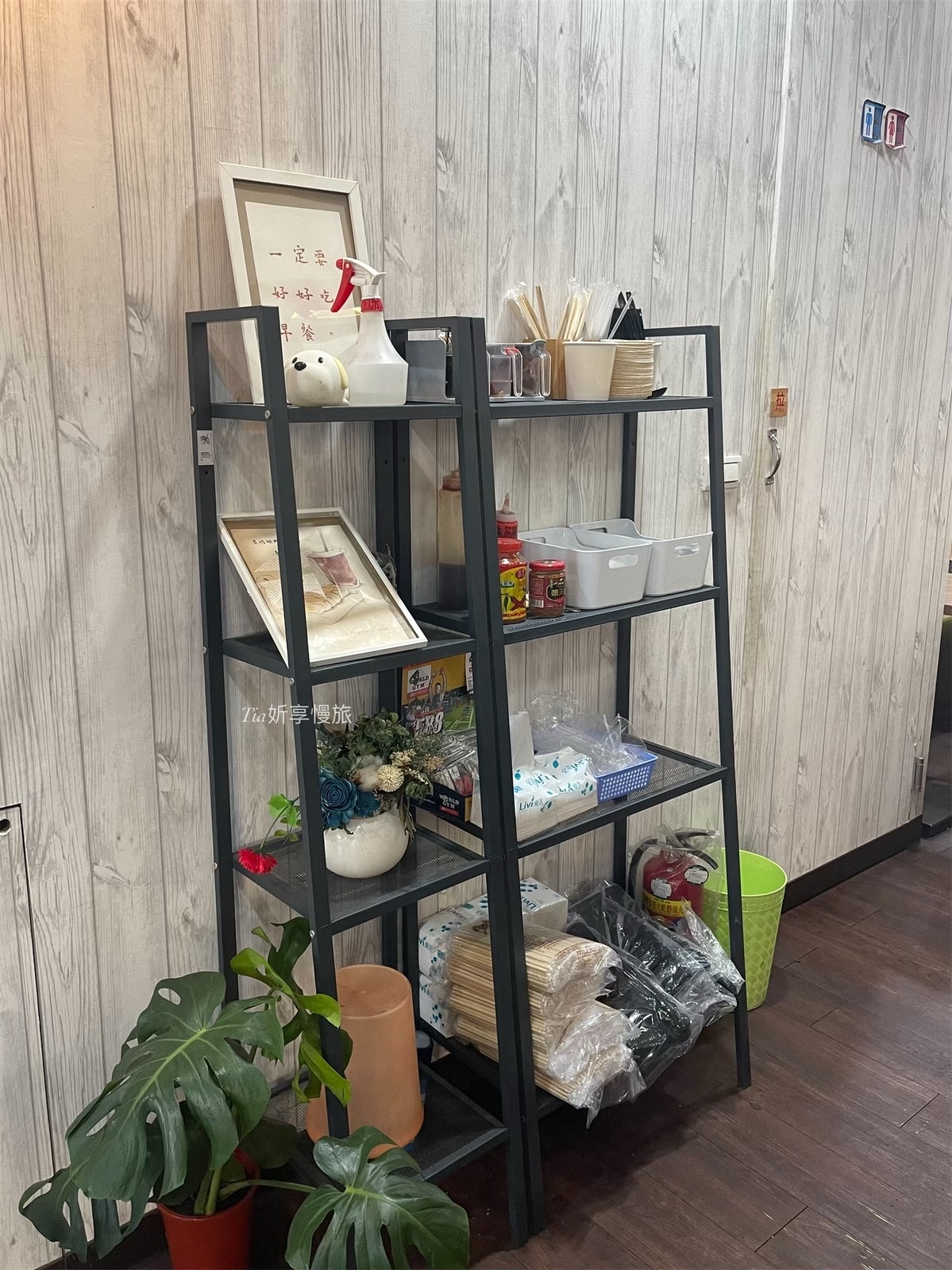 新店早午餐推薦|早安好食光X嘟比飯麵館 新店寵物友善餐廳,排骨炒泡麵、炸雞蛋餅等特色菜單 - 第6張圖 新店早午餐推薦|早安好食光X嘟比飯麵館 新店寵物友善餐廳,排骨炒泡麵、炸雞蛋餅等特色菜單