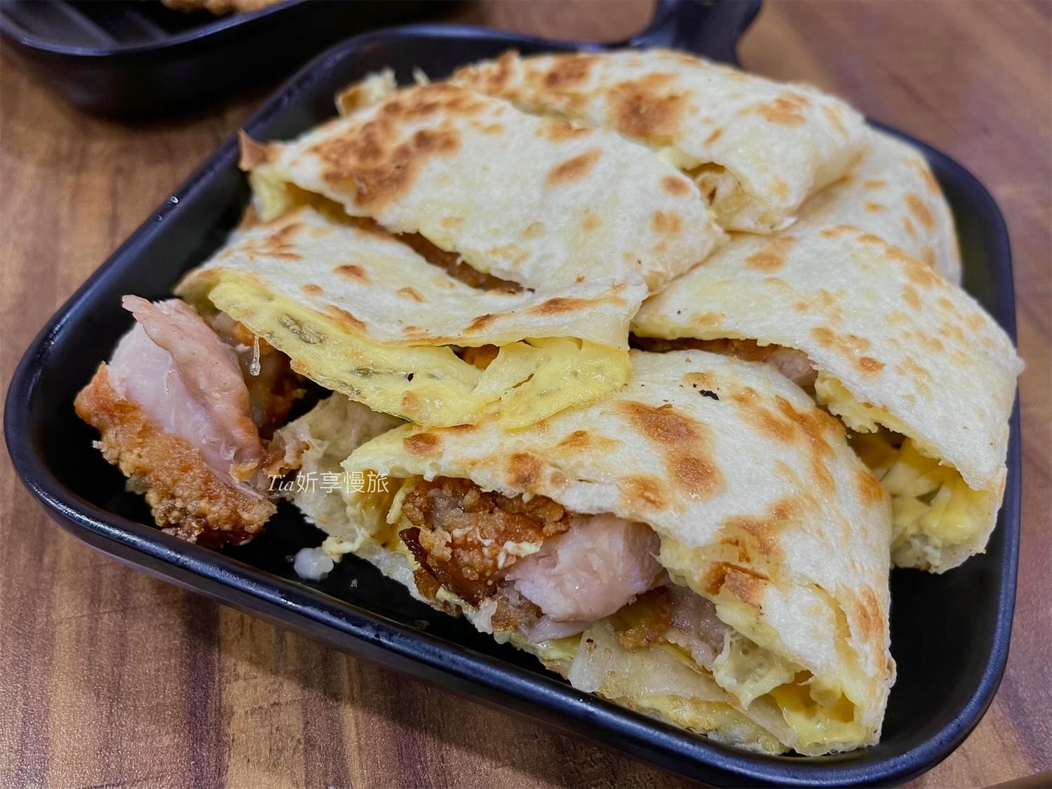 新店早午餐推薦|早安好食光X嘟比飯麵館 新店寵物友善餐廳,排骨炒泡麵、炸雞蛋餅等特色菜單 - 第13張圖 新店早午餐推薦|早安好食光X嘟比飯麵館 新店寵物友善餐廳,排骨炒泡麵、炸雞蛋餅等特色菜單