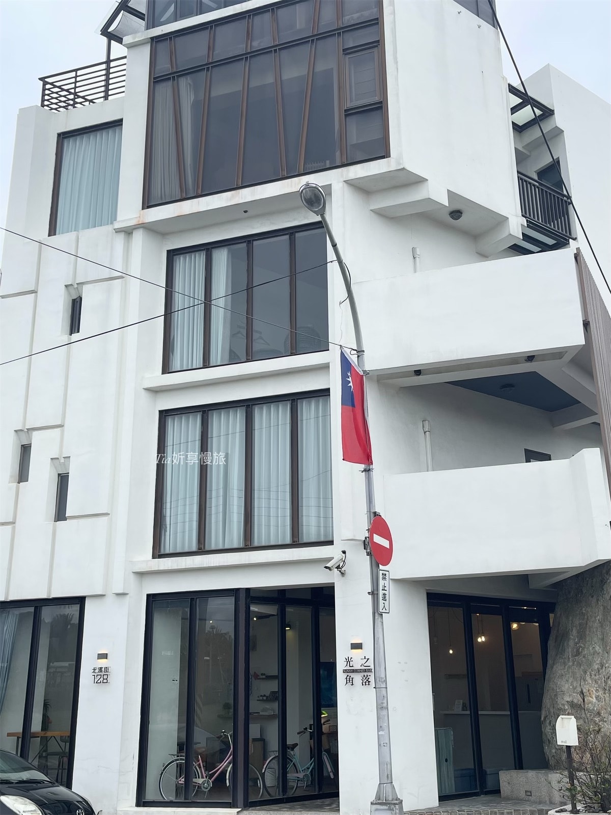花蓮市民宿推薦|光之角落,有電梯浴缸的光感住宿,步行東大門10分鐘(早餐房價評價開箱) - 第2張圖 花蓮市民宿推薦|光之角落,有電梯浴缸的光感住宿,步行東大門10分鐘(早餐房價評價開箱)