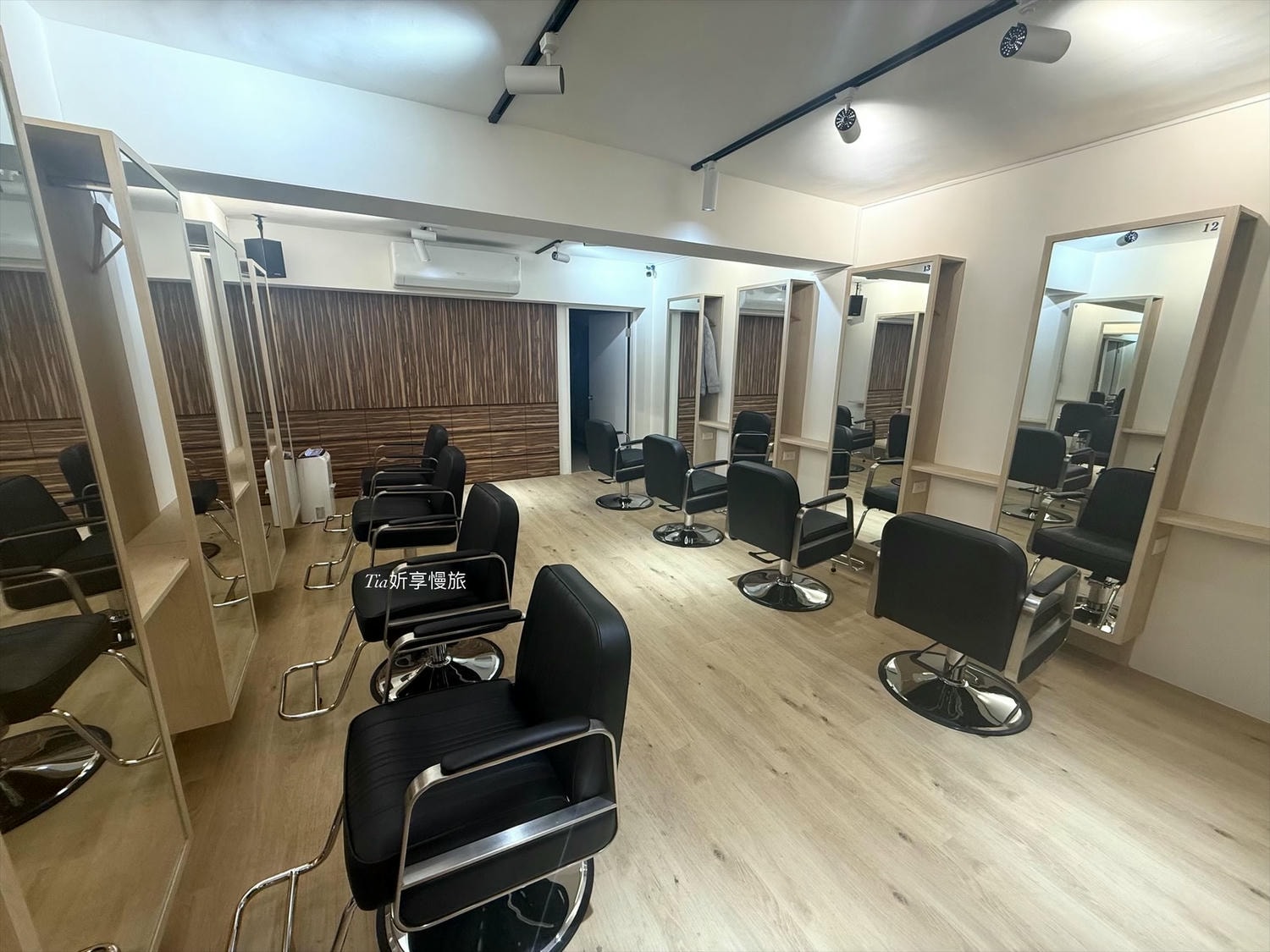HITO Hair 館前店|板橋染髮、結構式護髮女生髮廊推薦(含價目表) - 第6張圖 HITO Hair 館前店|板橋染髮、結構式護髮女生髮廊推薦(含價目表)