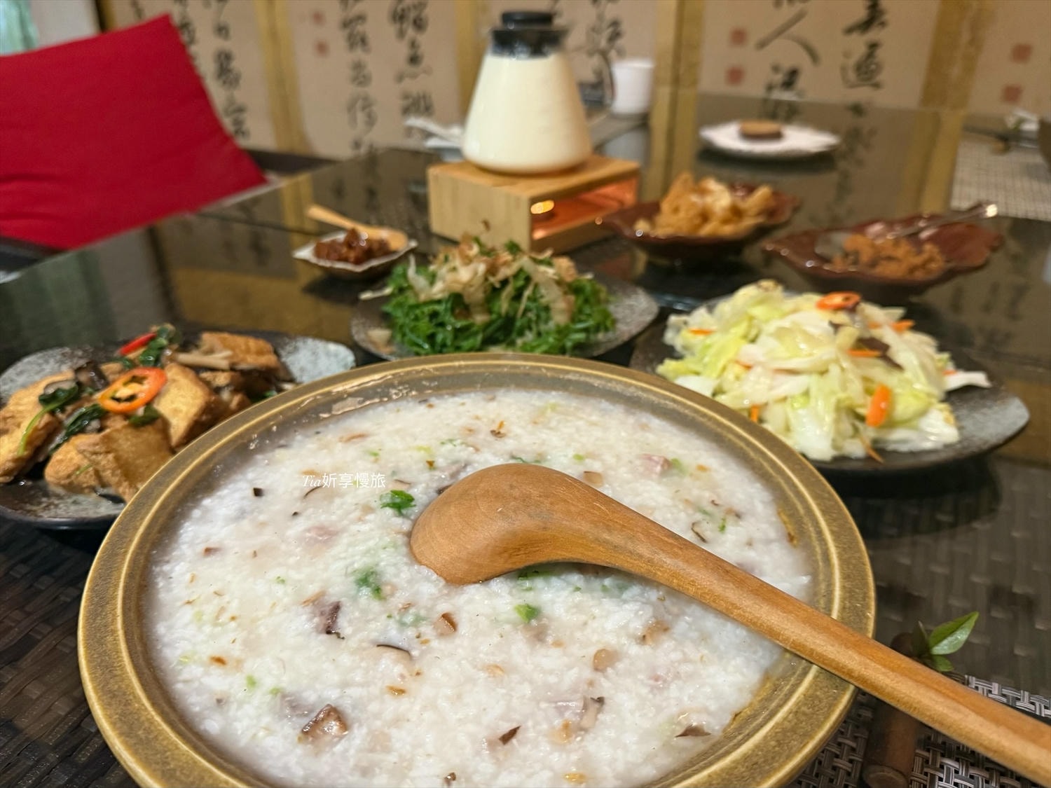 花自在食宿館｜苗栗卓蘭一泊三食villa木屋住宿，以花為主的早餐、下午茶、無菜單晚餐與附近景點介紹