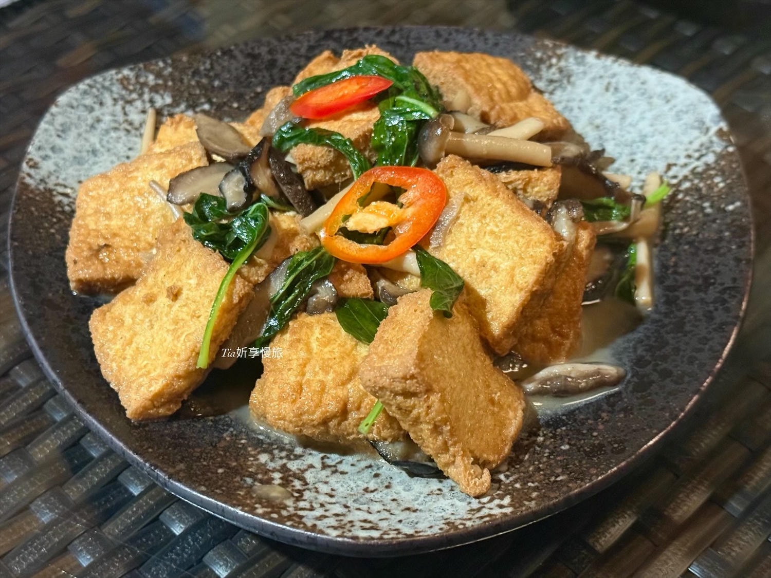 花自在食宿館｜苗栗卓蘭一泊三食villa木屋住宿，以花為主的早餐、下午茶、無菜單晚餐與附近景點介紹