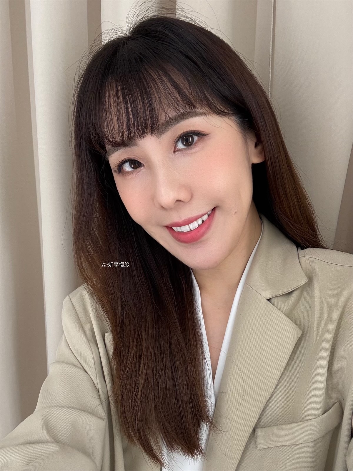 台北求職照推薦|HOLO+FACE 韓式形象照履歷照菁英商務照拍攝(含價格/預約資訊) - 第8張圖 台北求職照推薦|HOLO+FACE 韓式形象照履歷照菁英商務照拍攝(含價格/預約資訊)