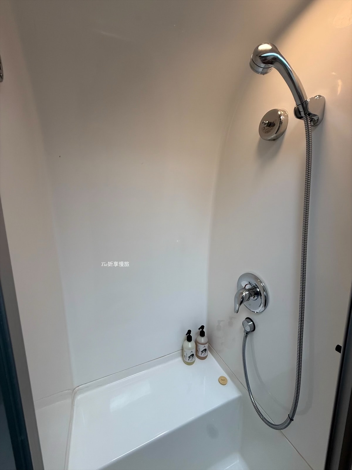 小巷清風|苗栗卓蘭豪華露營車一泊三食開箱評價(含晚餐、早午餐、採草莓) - 第21張圖 小巷清風|苗栗卓蘭豪華露營車一泊三食開箱評價(含晚餐、早午餐、採草莓)