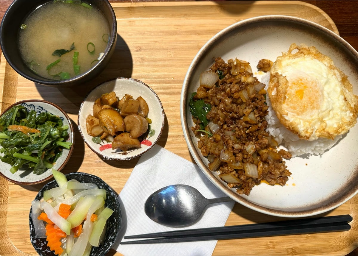 金山定食|食伍巷,金山老街走路6分鐘平價泰式/海鮮/小火鍋餐廳(含菜單) - 第21張圖 金山定食|食伍巷,金山老街走路6分鐘平價泰式/海鮮/小火鍋餐廳(含菜單)