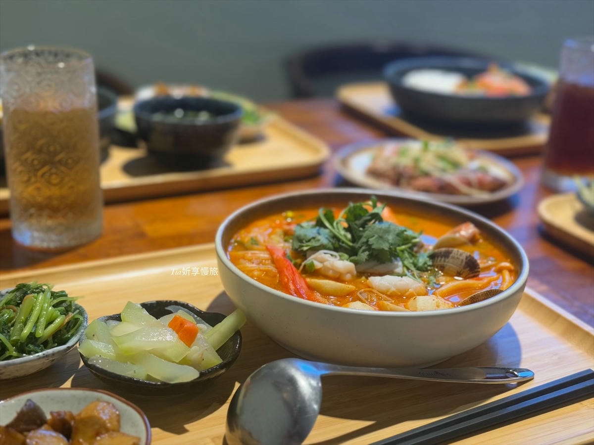 金山定食|食伍巷,金山老街走路6分鐘平價泰式/海鮮/小火鍋餐廳(含菜單) - 第8張圖 金山定食|食伍巷,金山老街走路6分鐘平價泰式/海鮮/小火鍋餐廳(含菜單)